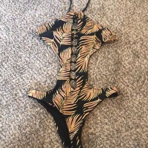 Beach bunny one piece monokini size L